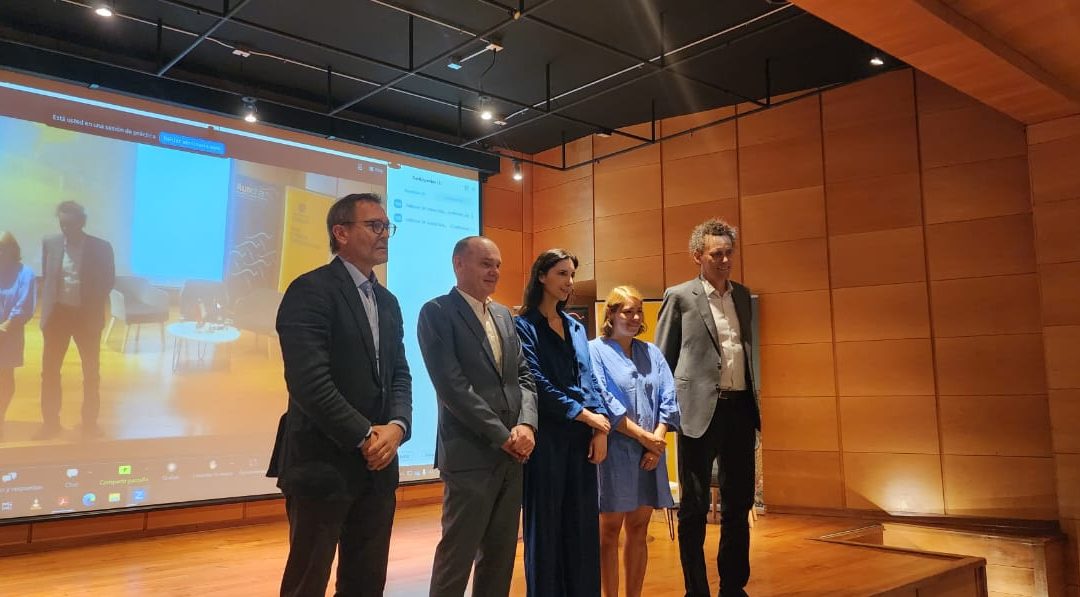 Abogada Senior de LMA | Lagos Maclean Abogados modera en panel sobre Energías Renovables